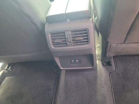 Used 2023 Nissan Rogue SV image 15