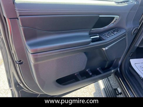 New 2026 Ford Expedition Max Platinum image 10