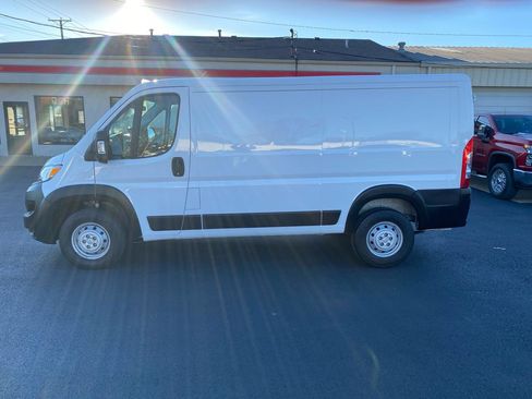 Used 2023 RAM ProMaster 2500 image 8