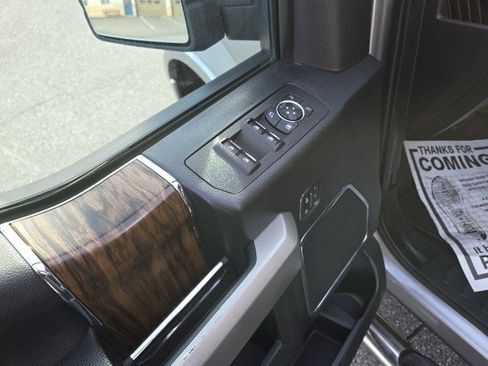 Used 2020 Ford F150 Lariat image 31