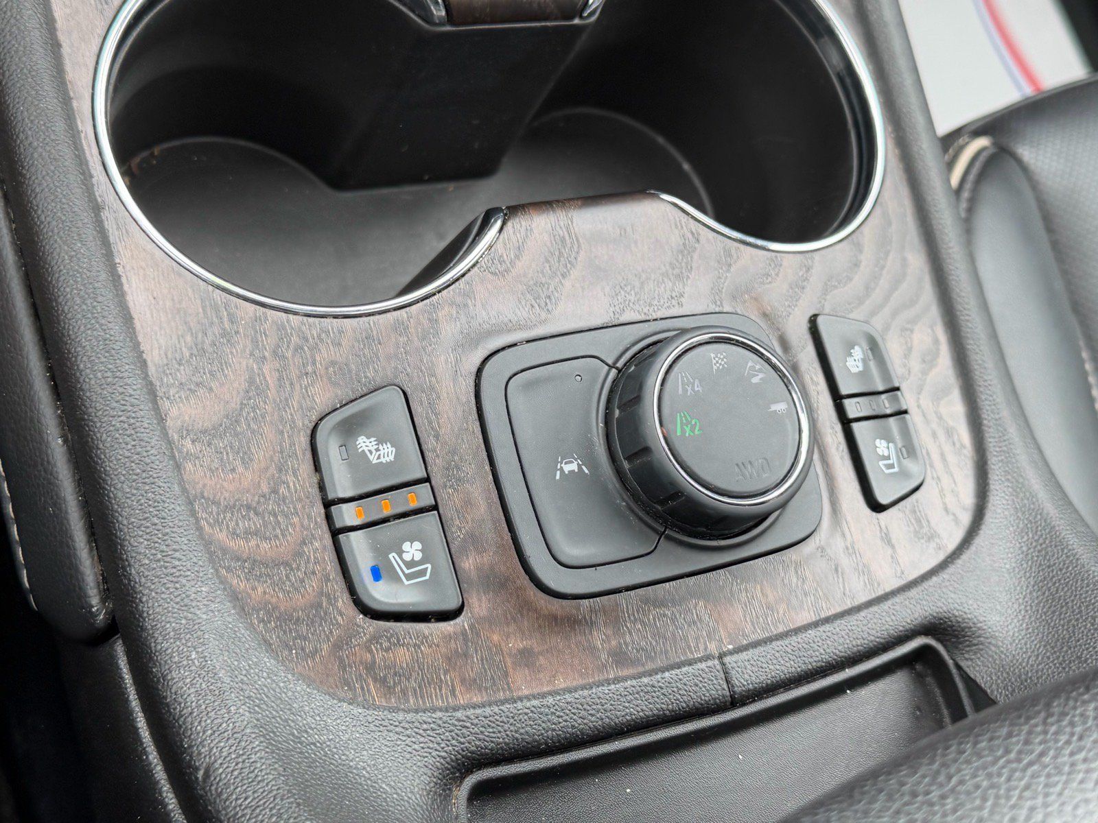 Used 2022 GMC Acadia Denali w/ Denali Ultimate Package AWD/4WD image 21