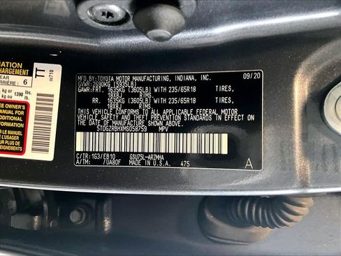 Used 2021 Toyota Highlander XLE AWD/4WD image 35