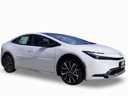 New 2026 Toyota Prius Plug-In Hybrid image 3