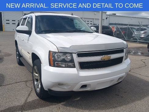 Used 2013 Chevrolet Tahoe LT w/ Luxury Package AWD/4WD image 12