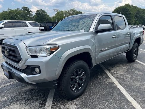 Used 2023 Toyota Tacoma SR5 RWD image 21