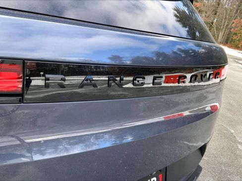 Used 2025 Land Rover Range Rover Sport SE image 29