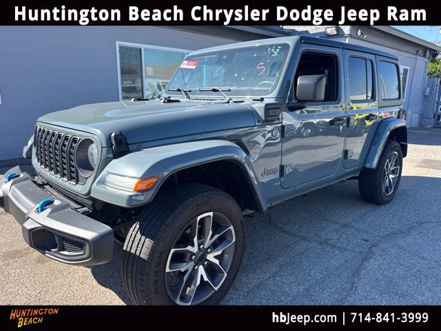 Used 2024 Jeep Wrangler Unlimited w/ Convenience Group AWD/4WD image 1