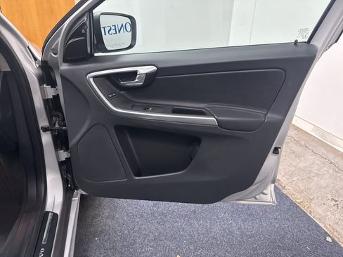 Used 2015 Volvo XC60 T5 AWD/4WD image 19