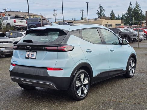 Used 2022 Chevrolet Bolt EUV LT w/ Convenience Package image 7