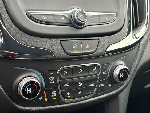 Certified 2022 Chevrolet Equinox RS w/ LPO, Floor Liner Package image 16