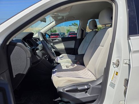 Used 2018 Volkswagen Tiguan S FWD image 9