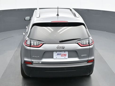 Used 2019 Jeep Cherokee Latitude Plus w/ Cold Weather Group AWD/4WD image 20