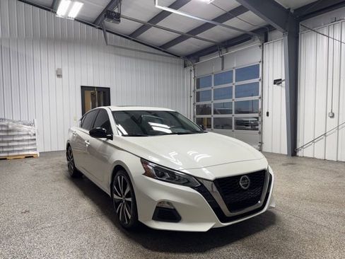 Used 2021 Nissan Altima 2.5 SR w/ SR Premium Package image 27