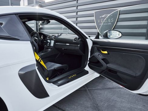 Used 2024 Porsche 718 Cayman GT4 RS w/ Weissach Package image 36