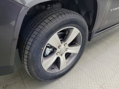 Used 2017 Jeep Compass High Altitude AWD/4WD image 31