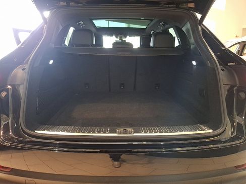 Used 2019 Porsche Cayenne image 28