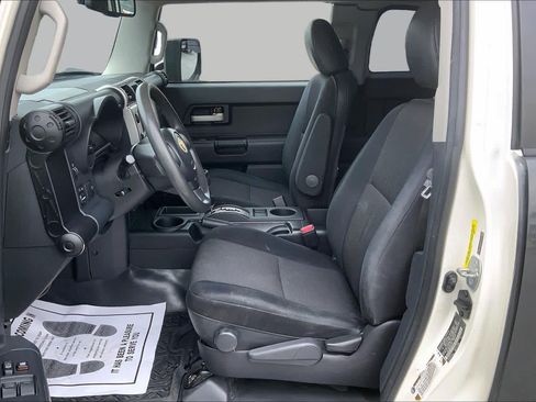 Used 2010 Toyota FJ Cruiser 2WD w/ TRD Sport Pkg image 7