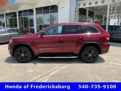 Used 2016 Jeep Grand Cherokee Laredo AWD/4WD image 2