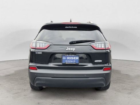 Used 2019 Jeep Cherokee Latitude Plus FWD image 6