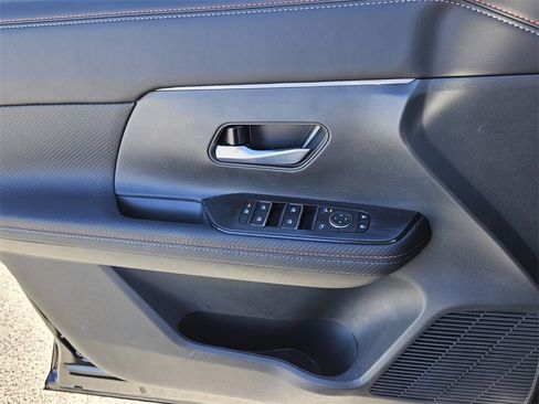 New 2026 Nissan Kicks SR image 28