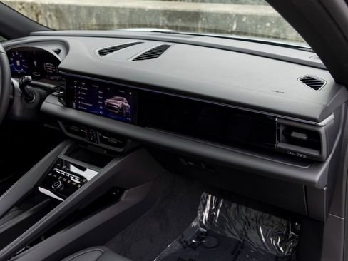 New 2025 Porsche Macan Electric image 56