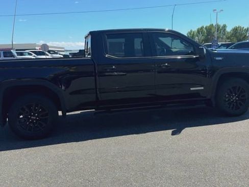 Used 2025 GMC Sierra 1500 Elevation w/ Elevation Premium Package AWD/4WD image 9