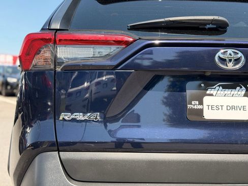 Used 2019 Toyota RAV4 XLE FWD image 9