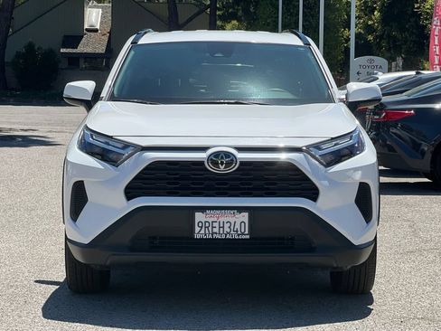 Used 2025 Toyota RAV4 XLE AWD/4WD image 8
