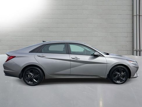 Used 2023 Hyundai Elantra SEL image 5