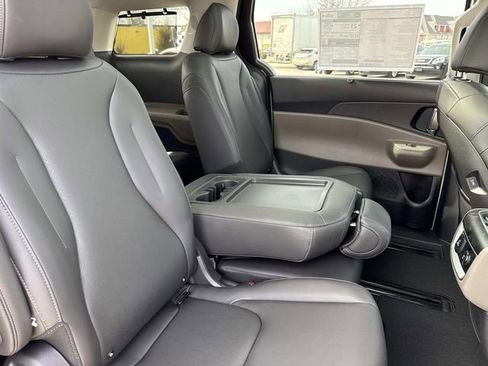 New 2026 Kia Carnival SX image 18