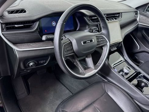 Used 2022 Jeep Grand Cherokee L Limited AWD/4WD image 10