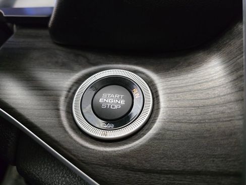 Used 2023 Jeep Grand Cherokee Limited w/ Black Appearance Package image 31