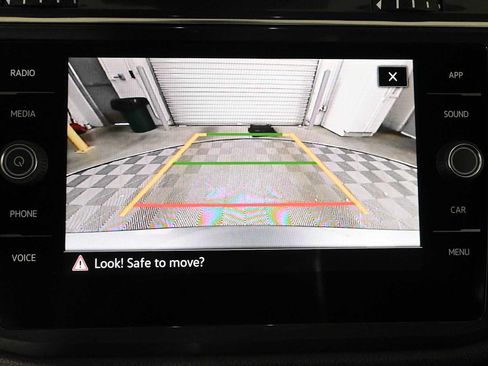 Certified 2022 Volkswagen Tiguan SE w/ Panoramic Sunroof Package FWD image 6