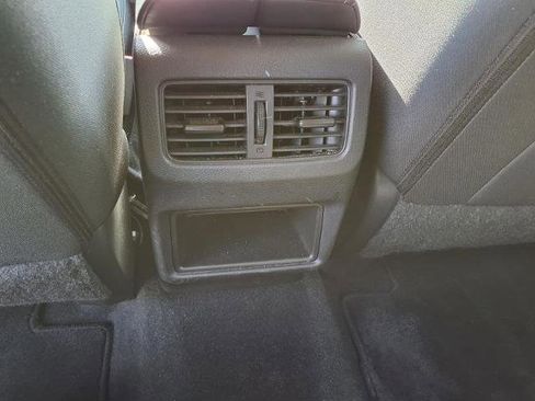 Used 2023 Nissan Rogue S image 19