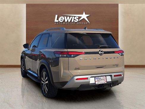 Used 2023 Nissan Pathfinder Platinum w/ Cargo Package image 3