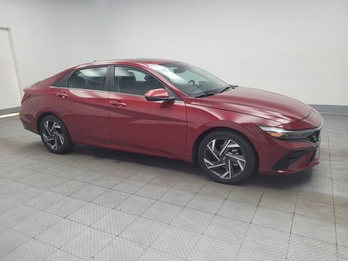 Used 2025 Hyundai Elantra Limited FWD image 11