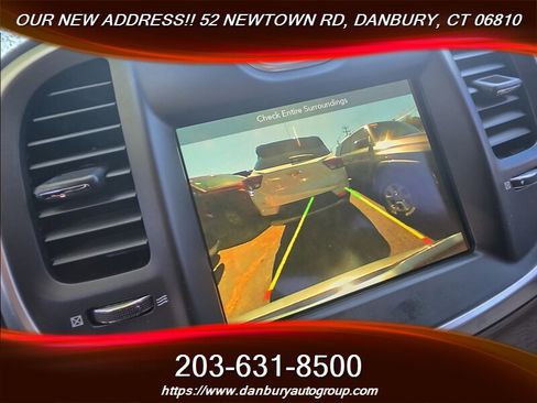 Used 2017 Chrysler 300 C Platinum w/ Safetytec Plus Group AWD/4WD image 18