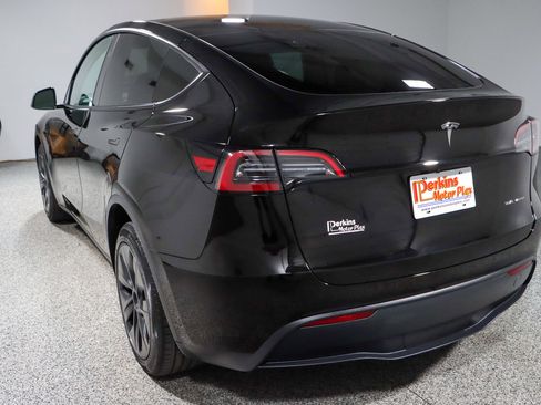 Used 2025 Tesla Model Y Long Range image 9