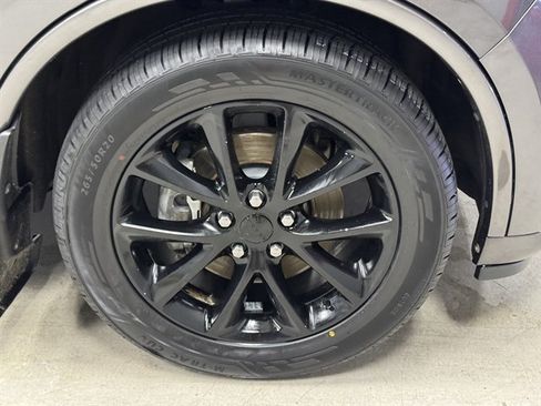 Used 2017 Dodge Durango R/T w/ Technology Group AWD/4WD image 10