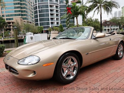 Used 1998 Jaguar XK8 Convertible image 16