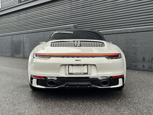 Certified 2022 Porsche 911 Targa 4S image 9