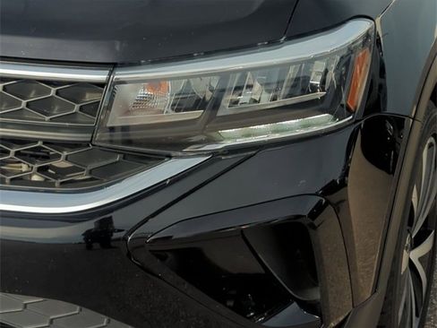 Used 2024 Volkswagen Taos SE image 9