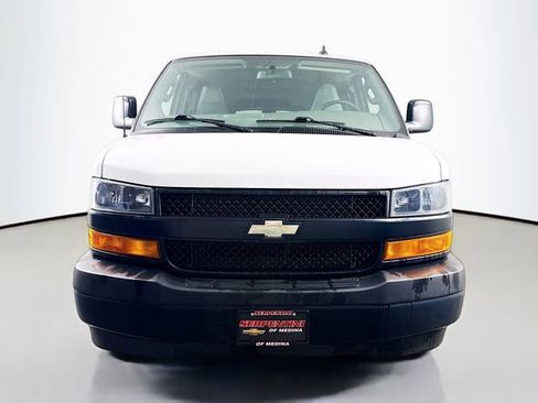 Used 2019 Chevrolet Express 3500 LS RWD image 4