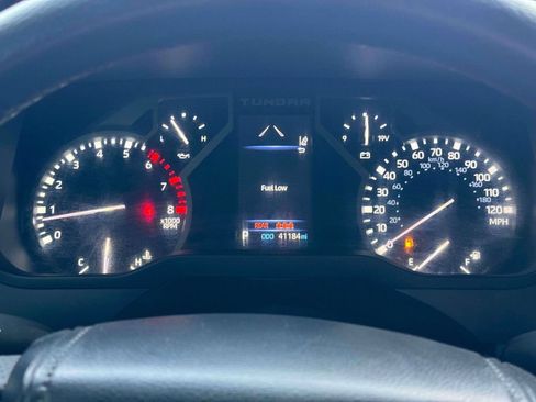 Used 2022 Toyota Tundra SR5 w/ SR5 Premium Package AWD/4WD image 27