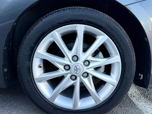 Used 2013 Toyota Prius V Five image 46