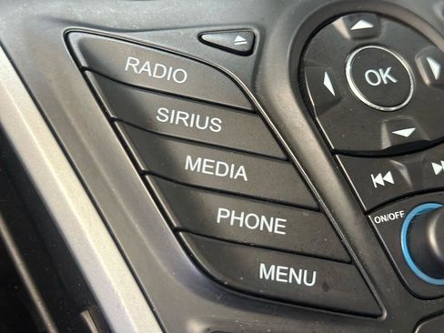Used 2014 Ford Focus SE w/ Equipment Group 201A FWD image 19