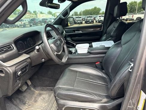 Used 2022 Jeep Wagoneer Series III AWD/4WD image 19