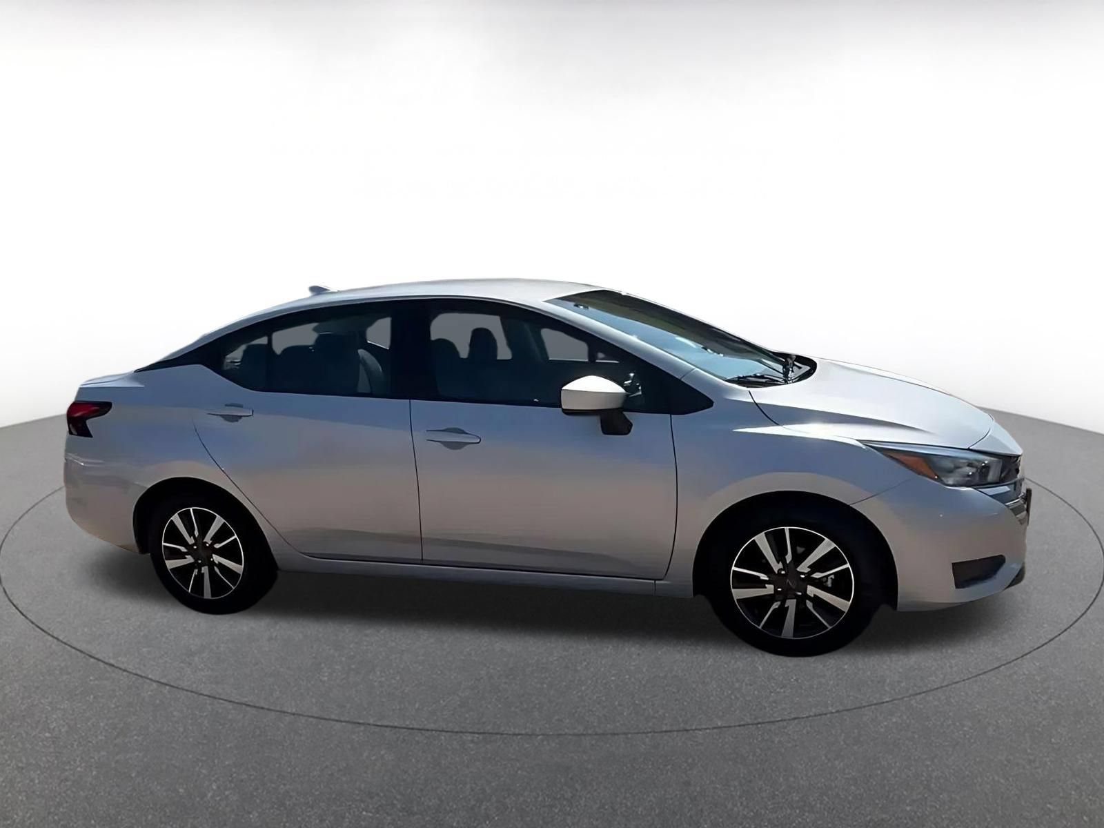 Used 2025 Nissan Versa SV FWD image 15