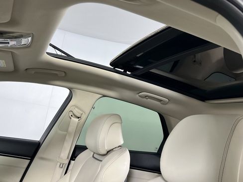 Used 2023 Genesis GV70 2.5T w/ Select Package image 29