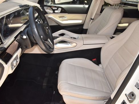 Used 2021 Mercedes-Benz GLS 450 4MATIC image 13